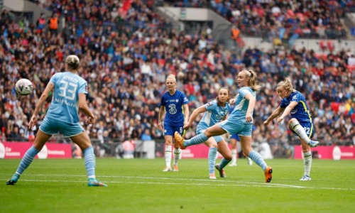 Erin Cuthbert scores a sensational goal against Manchester City in the FA Cup final.Brother: What a 