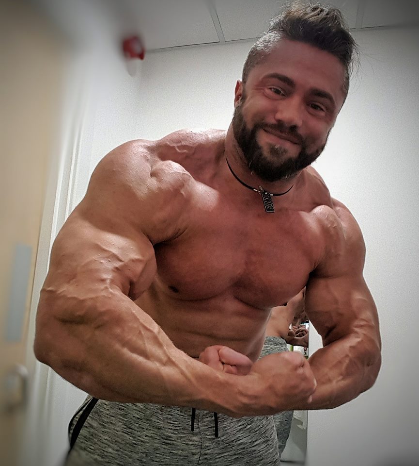muscular guys, bodybuilders and my states of soul.