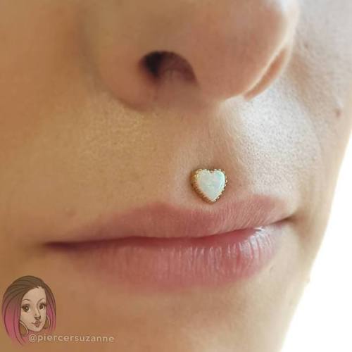 Anyway, back to regular scheduled programming…heres a philtrum piercing I did about, 4 weeks 