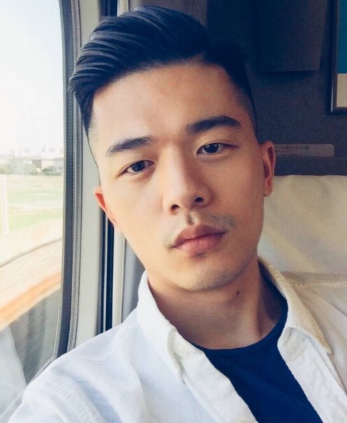 execsg: hehehkg: 杭州的 He is fucking hot!!! IG: dothethinh99