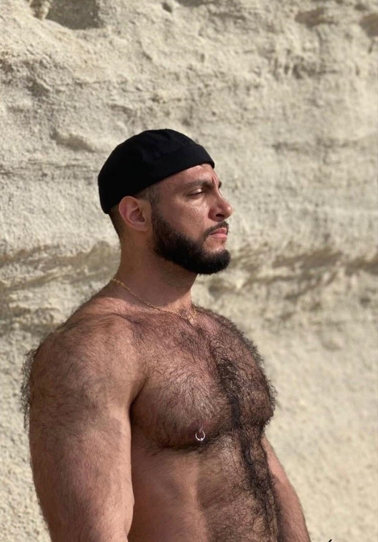 hairyobsessionss:BBB BIG BEAST BEACH https://hairyobsessionss.tumblr.com/Hairy Furry