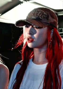 YUNJIN 'EASY' SPECIAL PERFORMANCE