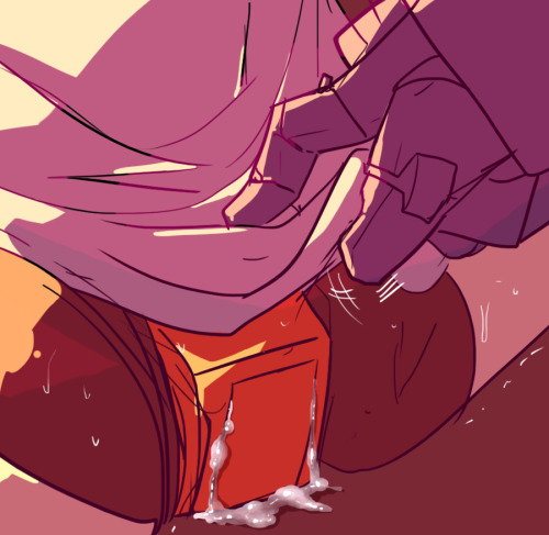 schandbringer:  Polyamory Rung and Skids and Fort Max! Max slowly guiding Rung up and down Skids’ spike! No reason!Also Rung in oversized shirt.