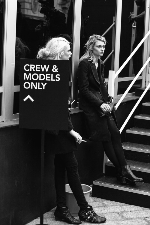 ashxkingston:Models smoking before a show.