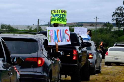 girlswhorunmyfandoms:  gahdamnpunk: PAY THEM WHAT THEY DESERVE AND NOT JUST DURING QUARANTINE ! ! ! Donate to United Farm Workers! https://ufw.org/sparechange/ 