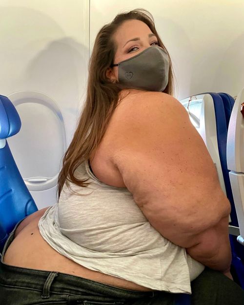 onlyfats23: When you need to book an entire row to yourself to fit your fat ass on a pane