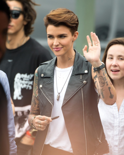 daily–celebs:    7/8/15 - Ruby Rose on the set of ‘Extra’ in LA.  