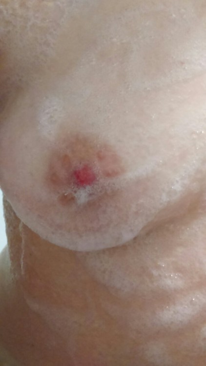 c4ndy-face:  Bathtime is my favourite! 