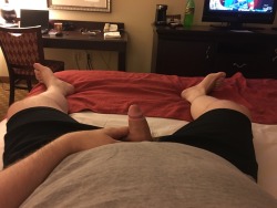 gordo4gordo4superchub:  brybear82:  Bored in my hotel room. 😈  Lick