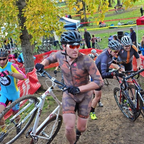 castellicycling: @polerstuff charging the muddy run up at @crosscrusade @raleighbicycles @hodalasall