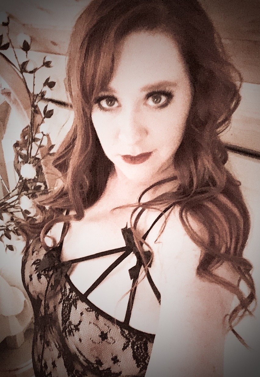 thecoppermuse:Dying here without you, my love. Do I cross you mind? Desperately wish