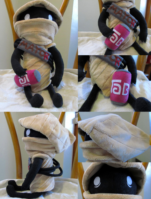 sewbro:A WV plush for my friend Shad last christmas. This is the second WV plush I’ve made (we