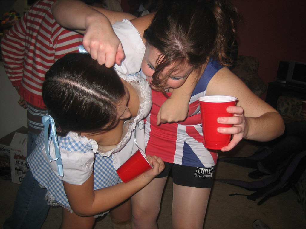 More nip slips and pussy slips pics at http://pussyslip.tumblr.com/