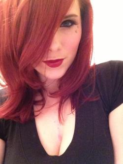 daddyssack:  Alexia Jean Grey A (usually) red headed cosplayer with a love of horror.  And licks guns as Lady Deadpool.  She is clearly trying to seduce me.  You know, despite not knowing me or anything.   https://www.facebook.com/AlexiaJeanGreyFanPage