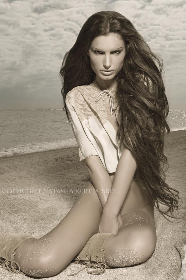 nottopless:  (via Where Professional Models Meet Model Photographers - ModelMayhem)