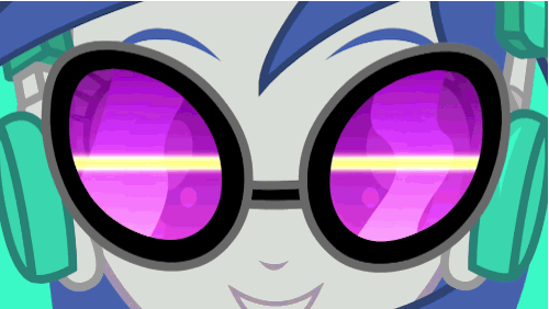 strezapony:  Vinyl Scratch is back! 