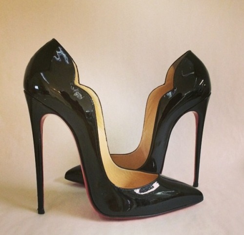 lindalegsonshow: katietoosweet: love this new heel !! HotChick Louboutins … need to go s