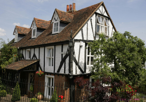 CHURCH COTTAGE (by Adam Swaine)