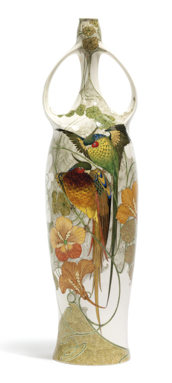 beardbriarandrose: H.G.A. Huyvenaar, a Rozenburg two-handled vase, c1909-10