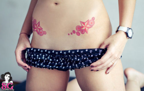 beautiful naked girls with tattoos