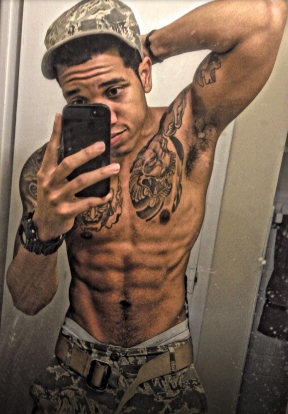 sancho213:  prissychrys:  Jon. Again   cut dick