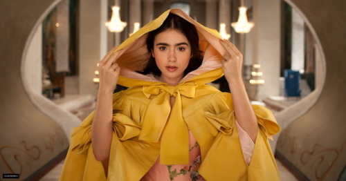 costumeloverz71 - Snow White’s (Lily Collins) Yellow & pink...