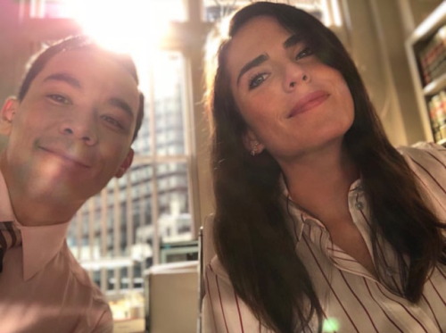 dailyconradricamora:karlasouza: Happy Friday. 