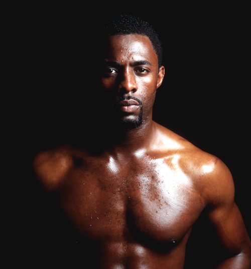 darkskin-longlegs:destined627:ladyfabulous:blueandbluer:dancejahd:charlibal:Idris ElbaThis man is se