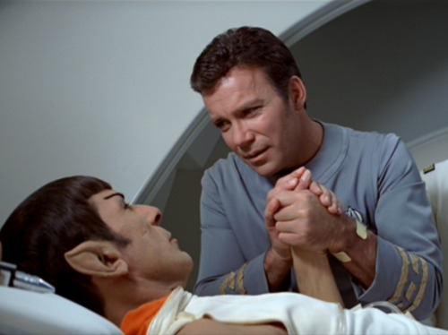 plaidshirtjimkirk: plaidshirtjimkirk: That thing couples do in Star Trek. i don’t make the rul