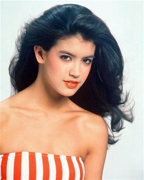 Phoebe Cates fakePhoebe gives herself a little extraAlso on my blogspot