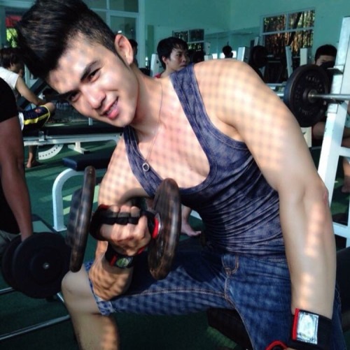 mansexy69: sexydick981: mantop106910:  長的很帥身材又很好的越南大屌同志天菜  Hott H