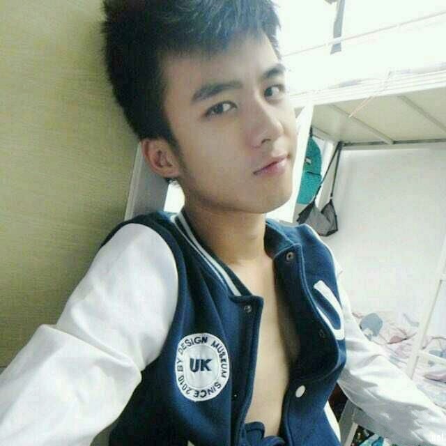 zlam333:  Hot guy
