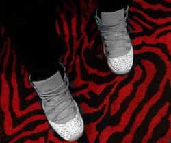 nicekicks:  Usher Debuts Air Jordan 11 “Elephant