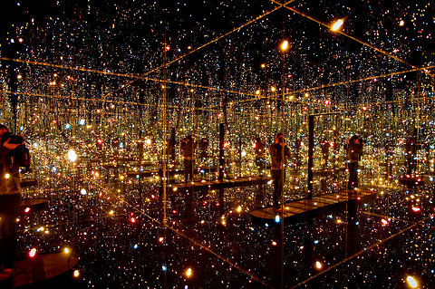 lapetitemangue:  Yayoi Kusama’s “Fireflies on the Water” light installation at the Whitney Museum, 2012. Photos taken by Gabrielle Plucknette and are owned by the New York Times. 
