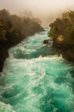 touchdisky:  Huka Falls rapids in Taupo |