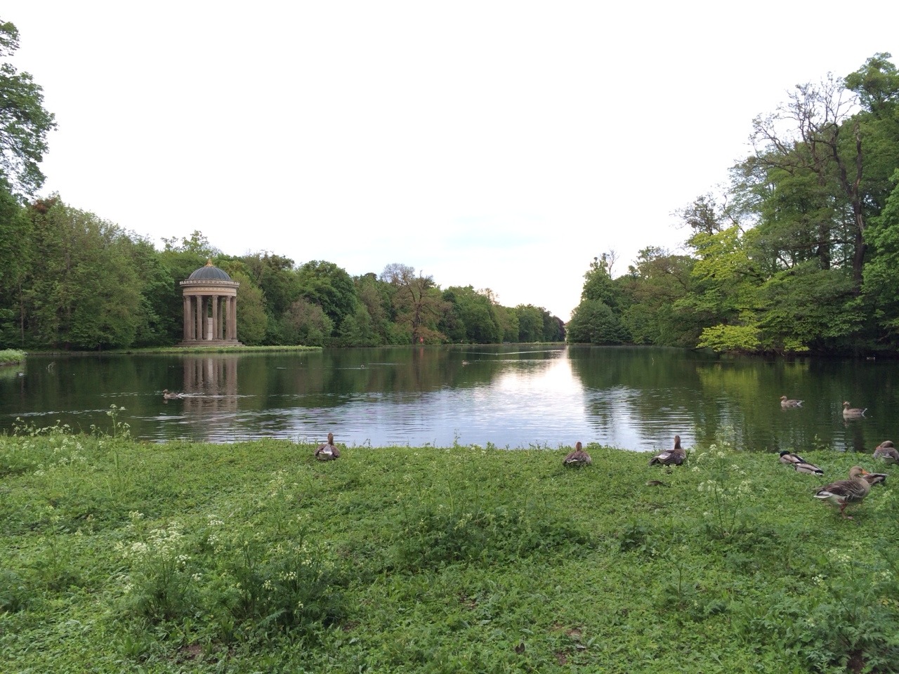 yghe:  You see the monopteros? This is where I sat with my crush yesterday and we