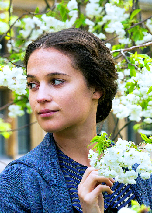 BeatlesFass on X: 🆕 Alicia Vikander reveals her son's name with