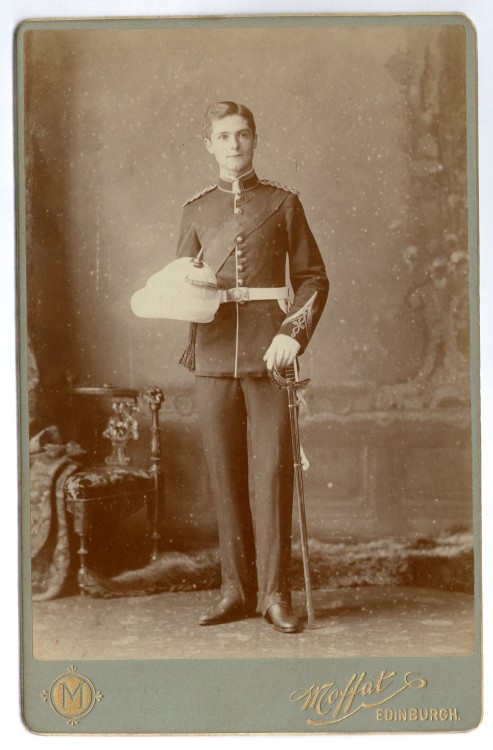 original 19th century carte de visites and cabinet photos of soldiers in Uniform 