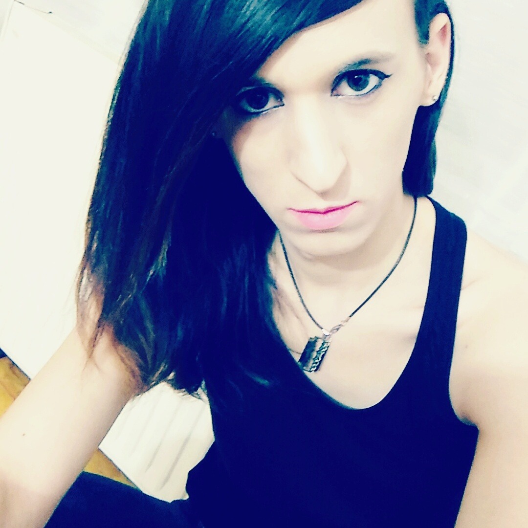 Emo me! I dont even look like a girl xd i look more like a girl when im naked lolol