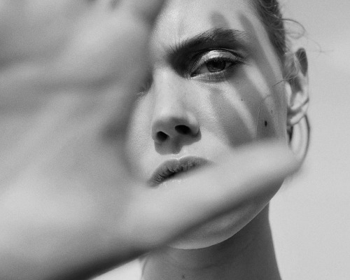 aestheticbullshit: senyahearts: Frida Gustavsson by Benjamin Vnuk for Glamour France, May 2015 B/W.