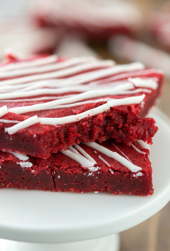 fullcravings:Red Velvet Blondies