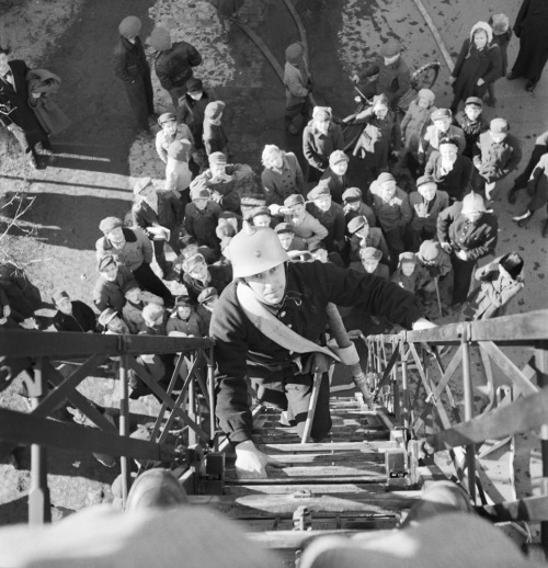 notinthehistorybooks: The fire brigade is training in Stockholm, 1949 From the Stockholm Transport M