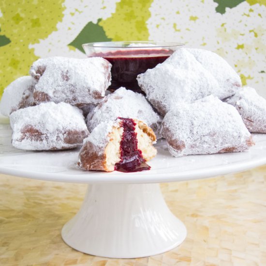 justyummyrecipes:  French Beignets w/ Berry Reduction http://ift.tt/2g2RPos