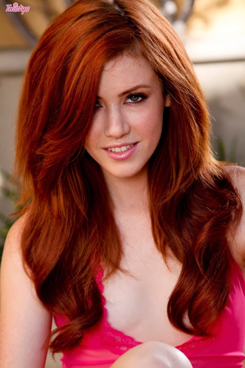 mayoneto:  Elle Alexandra!!! Redheads!!! Reblog this post Share it with all your friends  And follow me ;-)  Merci ♥ **I do not own these images** 