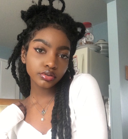 aarreisierraa: My new name is Viylet Sol