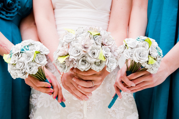 negative-pessimist:  falling-inlove-with-books:  How To Have the Best Literary Wedding