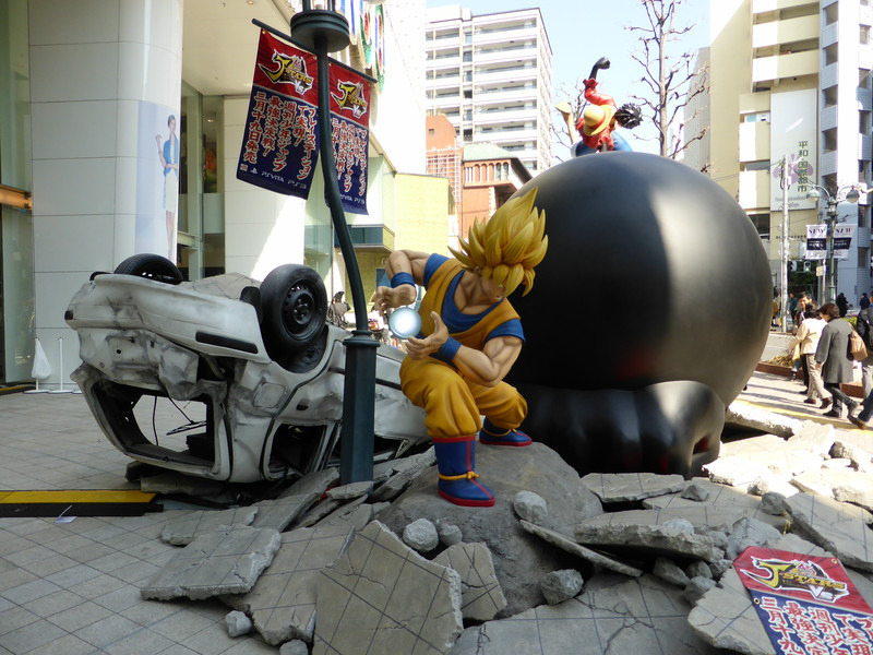grimphantom:  ca-tsuka:  Son Goku VS Luffy in Tokyo streets.(by Bandai Namco Games
