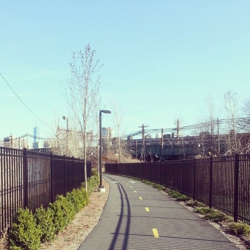Nice Day To Take A Stroll Along The #lightrail Pathway #springtime #beautifulday #nyc #skyline