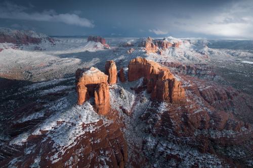 amazinglybeautifulphotography:Snow in the desert is a magical thing. Sedona, Arizona [OC][2048x1365]