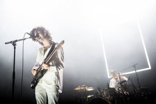 shelikestotakelsd:and your bones are dry as ice x